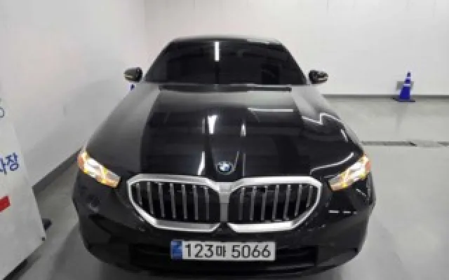 인천사회초년생중고차 5시리즈 (G60) 530i xDrive 매물 사진 19 - 2025/08 15,070km