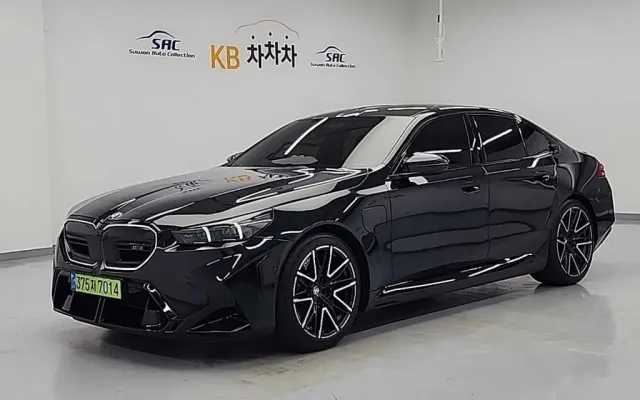 인천사회초년생중고차 M5 7세대 4.4 매물 사진 4 - 2025/10 17,526km